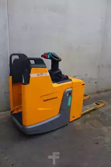 Porta-paletes elétrico 2020  Jungheinrich ERE 225 FRUTERA (3)
