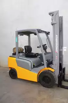 Empilhador a gás 2020  Jungheinrich TFG 425 440 ZT (2)