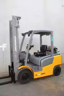 Empilhador a gás 2020  Jungheinrich TFG 425 440 ZT (3)