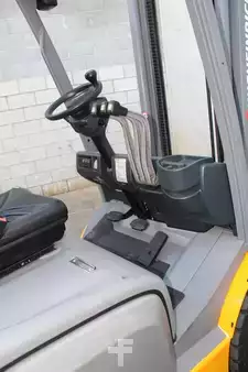 Empilhador a gás 2020  Jungheinrich TFG 425 440 ZT (8)