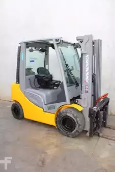 Empilhador a gás 2018  Jungheinrich TFG 425s 310 ZZ (1)