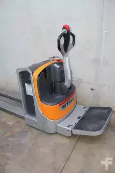 Porta-paletes elétrico 2020  Still EXU 20-S (2)