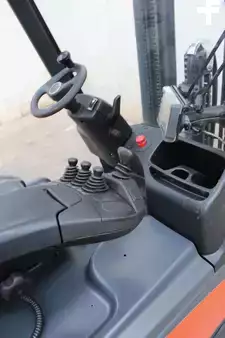 Eléctrico - 3 rodas 2018  Linde E16L-02 (8)