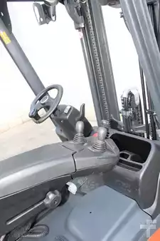 Eléctrico - 3 rodas 2020  Linde E14-02 (8)