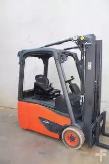 Eléctrico - 3 rodas 2018  Linde E16-02 (1)