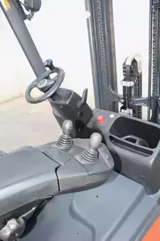 Eléctrico - 3 rodas 2018  Linde E16-02 (8)