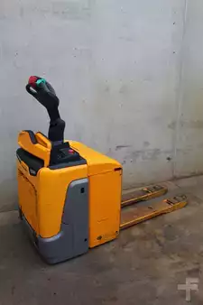 Porta-paletes elétrico 2018  Jungheinrich ERE 120 (3)