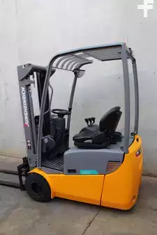 Eléctrico - 3 rodas 2018  Jungheinrich EFG 113 450 DZ (4)