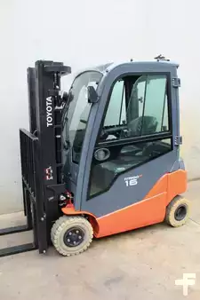 Elektryczne 4-kołowe 2019  Toyota 8FBMK16T (3)