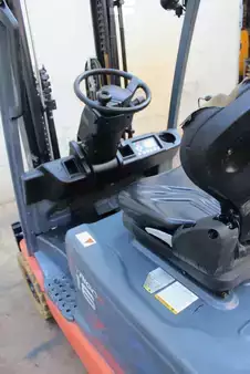 Carrelli elettrici 3 ruote 2020  Toyota 8FBE16T (7)