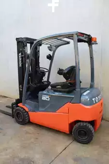 Elektryczne 4-kołowe 2021  Toyota 8FBM20T (4)