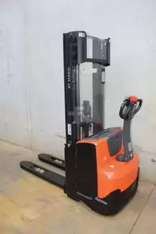Apilador eléctrico 2019  BT SWE120 (1)