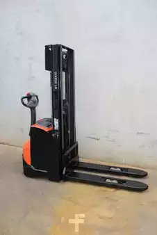 Apilador eléctrico 2019  BT SWE120 (4)