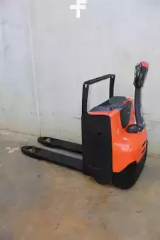 Transpallet elettrici 2022  BT LWE180 (1)