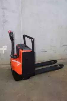 Transpallet elettrici 2022  BT LWE180 (3)