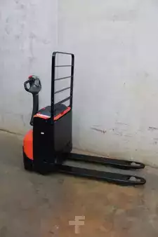 Porta-paletes elétrico 2019  BT LWE 160 (3)
