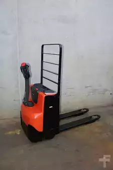 Porta-paletes elétrico 2019  BT LWE 160 (4)