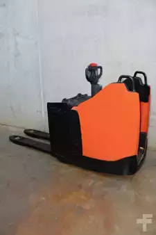 Transpallet elettrici 2018  BT LPE200 (1)
