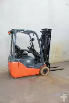 Elektryczne 3-kołowe 2021  Toyota 8FBEK16T (2)