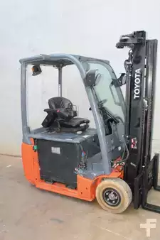 Carrelli elettrici 3 ruote 2021  Toyota 8FBE16T (1)