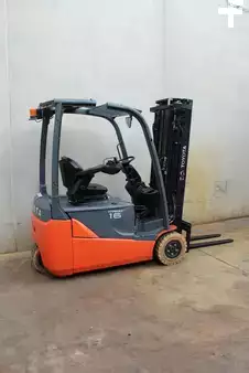 Carrelli elettrici 3 ruote 2018  Toyota 8FBE16T (2)