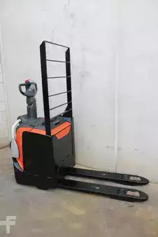 Niederhubwagen 2015  Toyota LPE200 (4)