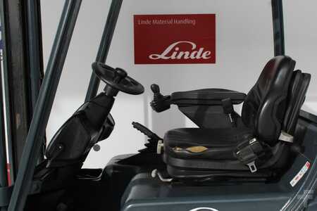 4-wiel elektrische heftrucks 2002  Linde E16P (5)