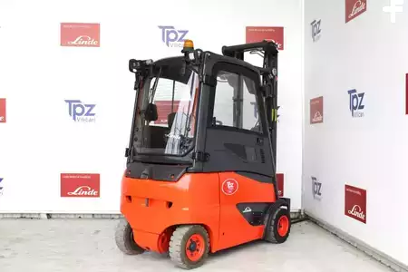 Chariots électriques à 4 roues 2015  Linde E20PH (3)