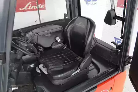 Chariots électriques à 4 roues 2015  Linde E20PH (4)