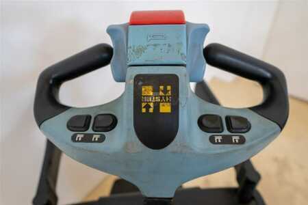 Dízel targoncák 2006  Hyster P2.0S (4)