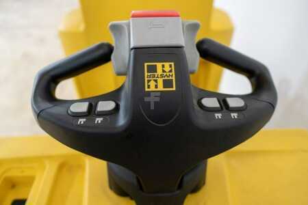 Chariots électriques à 4 roues 2011  Hyster LO2.0 (4)