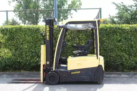 Eléctrica de 4 ruedas 2017  Hyster J1.8XNT LWB (1)