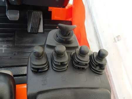 Elektromos 4 kerekű 2010  Toyota 7FBMF30 (7)