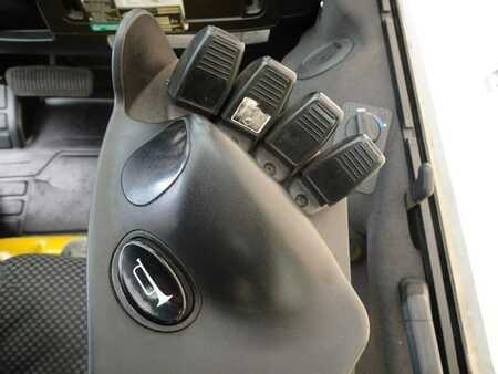 LPG VZV 2014  Yale GLP 25 VX (5)