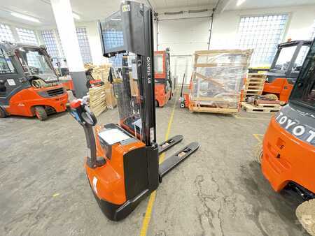 Pallet Stackers 2023  Toyota SWE120 (2)