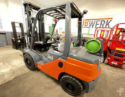 LPG Forklifts 2023  Toyota 02-8FGF30 (2)