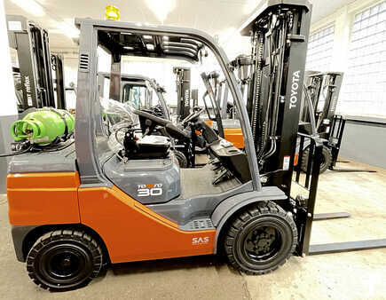 LPG Forklifts 2023  Toyota 02-8FGF30 (4)