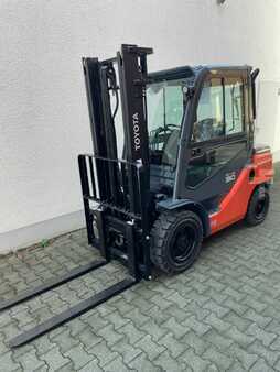 Dieseltrukki 2025 Toyota 52-8FDF30 (2)