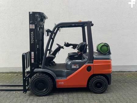 Nestekaasutrukki 2023  Toyota 02-8FGF30 (1)