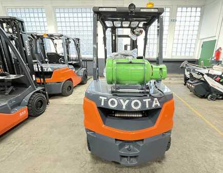 Nestekaasutrukki 2023  Toyota 02-8FGF30 (7)