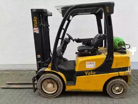Carrelli elevatori GPL 2011  Yale GLP 25 VX (1)