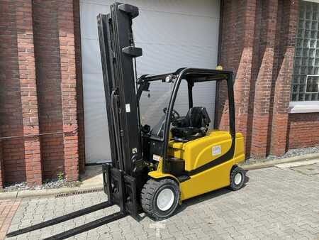 Electric - 4 wheels 2016  Yale ERP 35 VL (1)