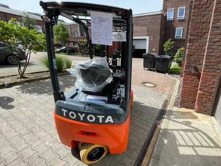 3-wiel elektrische heftrucks 2023  Toyota 8FBEK16T (2)