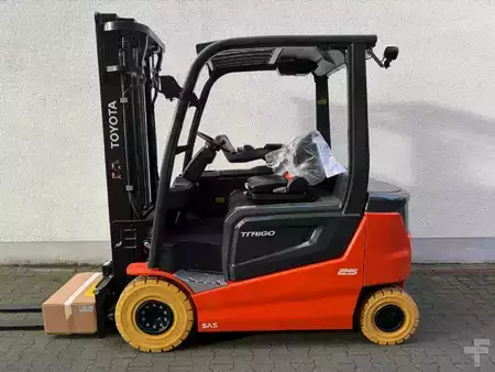 Elektryczne 4-kołowe 2025  Toyota 9FBM25T (1)