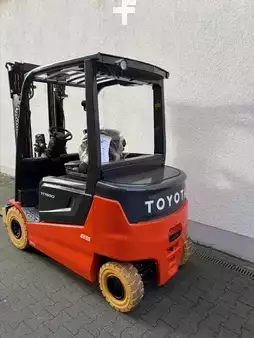 Elektryczne 4-kołowe 2025  Toyota 9FBM25T (3)
