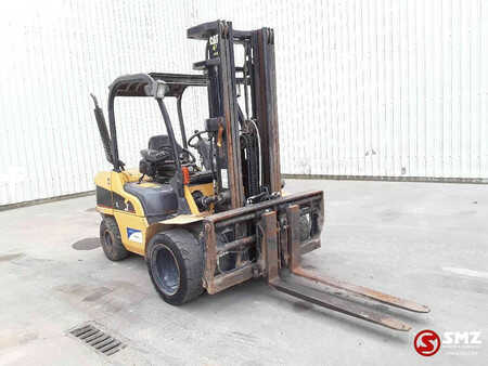 Chariots élévateurs diesel 2006  CAT Lift Trucks DP 35 N (1)
