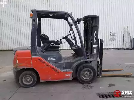 Chariots élévateurs diesel 2019  Toyota Tonero 25 02-8FDF25 5300H (4)
