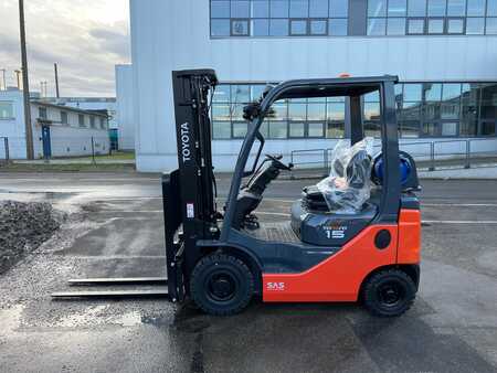 LPG Forklifts 2022  Toyota 02-8FGF15 (1) 