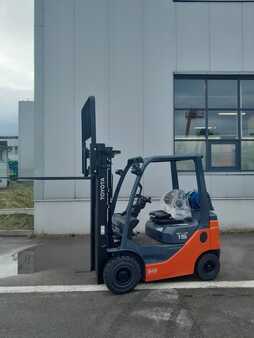Propane Forklifts 2022  Toyota 02-8FGF15 (1) 