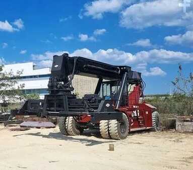 Reachstackers 2010  Taylor TS-9972 (1)